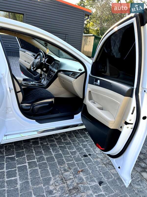 Седан Hyundai Sonata 2015 в Коростышеве