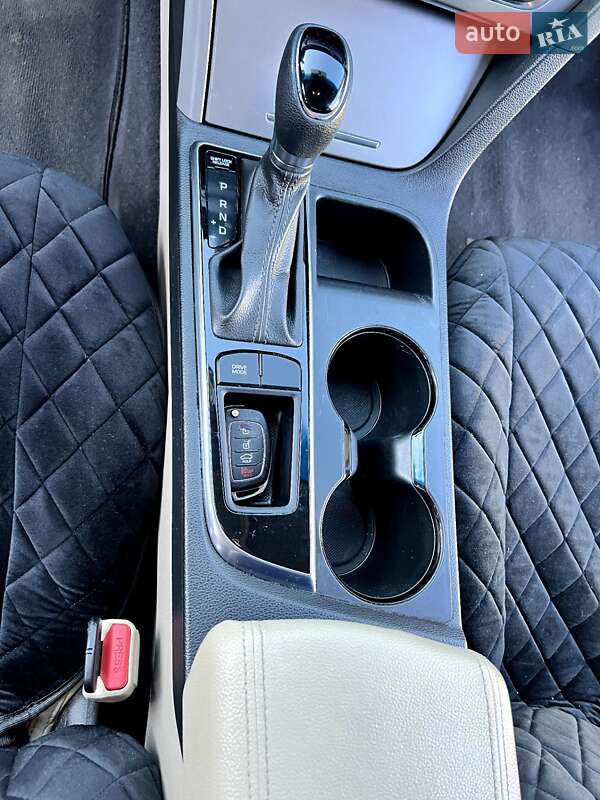 Седан Hyundai Sonata 2015 в Коростышеве