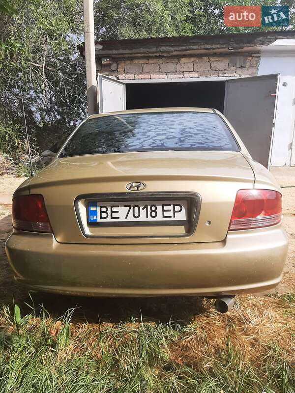 Седан Hyundai Sonata 2004 в Николаеве