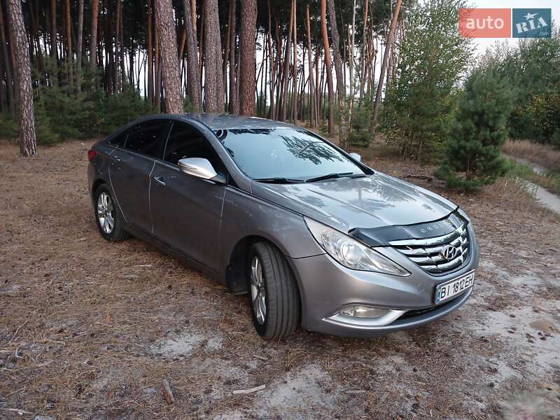 Седан Hyundai Sonata 2011 в Гадячі