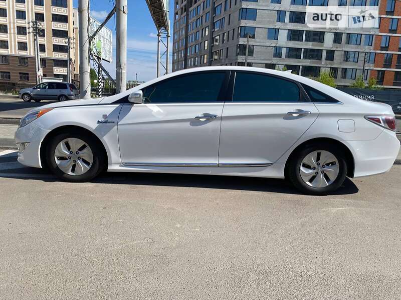 Седан Hyundai Sonata 2014 в Киеве