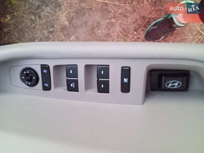 Седан Hyundai Sonata 2014 в Кропивницькому