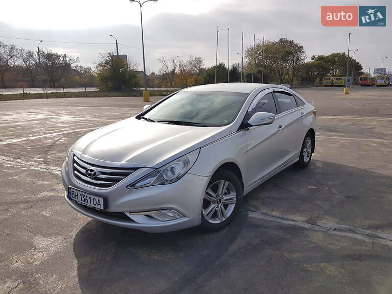 Hyundai Sonata 2012