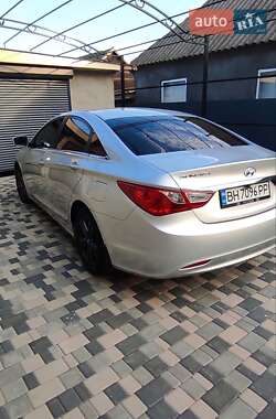 Седан Hyundai Sonata 2012 в Рені