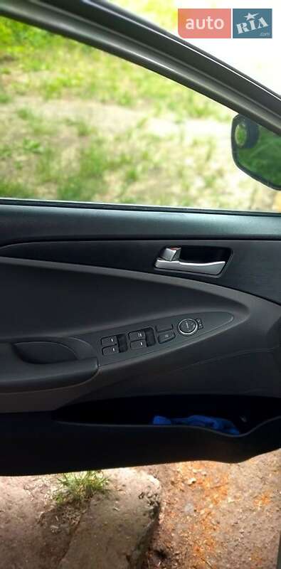 Седан Hyundai Sonata 2011 в Желтых Водах