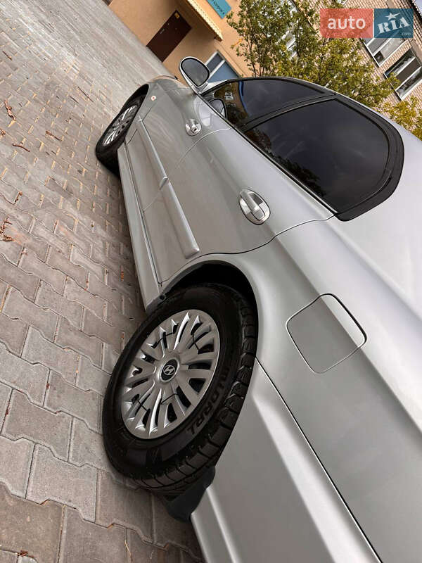 Седан Hyundai Sonata 2003 в Подольске