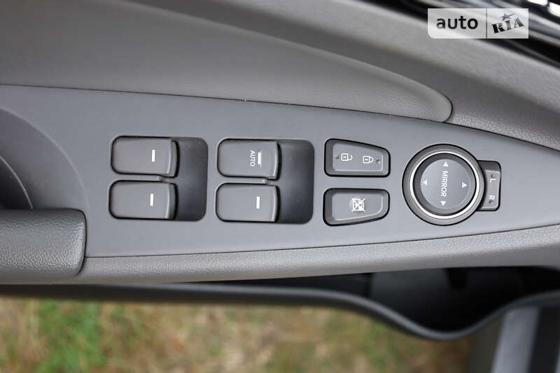 Седан Hyundai Sonata 2013 в Житомирі фото 26 Седан Hyundai Sonata 2013 в Житомирі