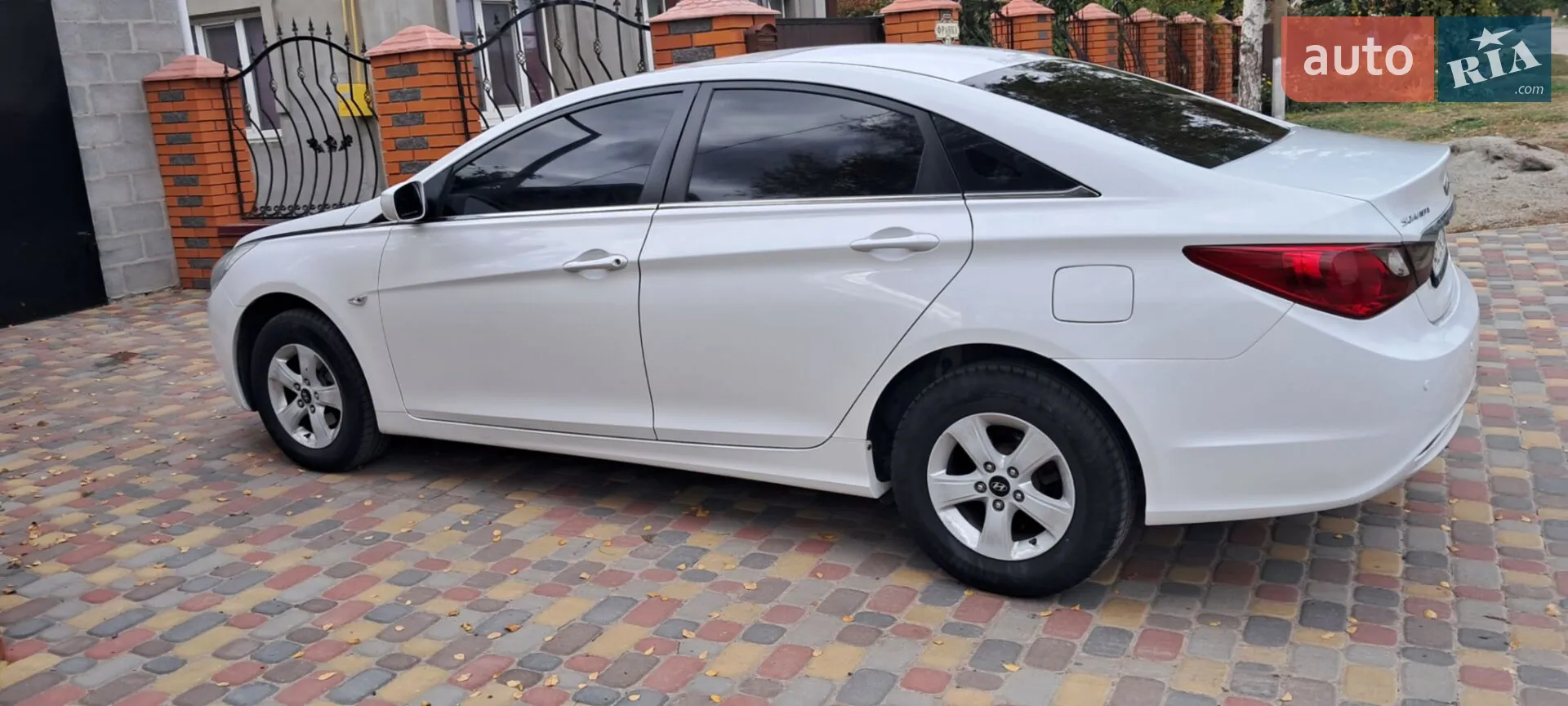 2010 Hyundai Sonata - мініатюра 2