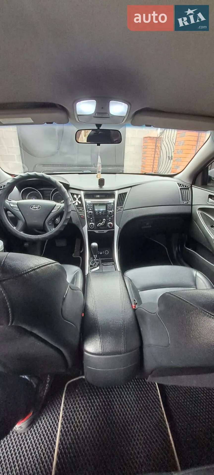 2010 Hyundai Sonata - мініатюра 11