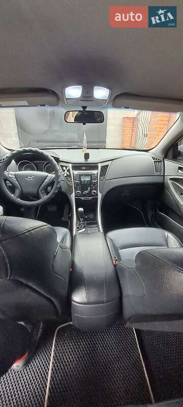 Седан Hyundai Sonata 2010 в Томаковке