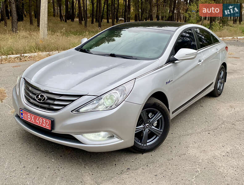 Седан Hyundai Sonata 2012 в Ахтырке