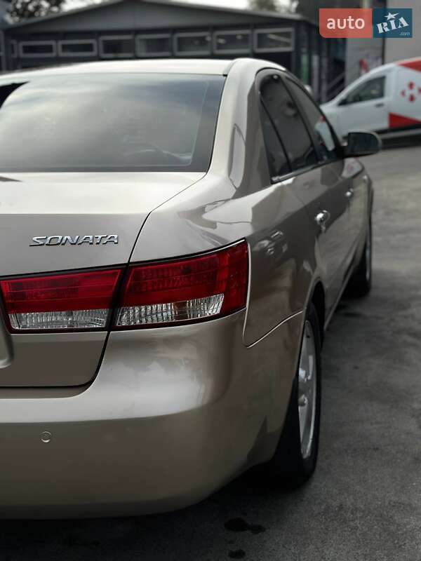 Седан Hyundai Sonata 2006 в Чернівцях