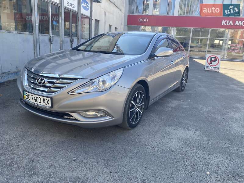 Hyundai Sonata 2011