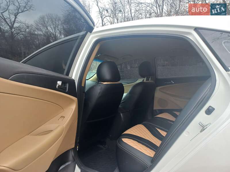 Седан Hyundai Sonata 2013 в Киеве