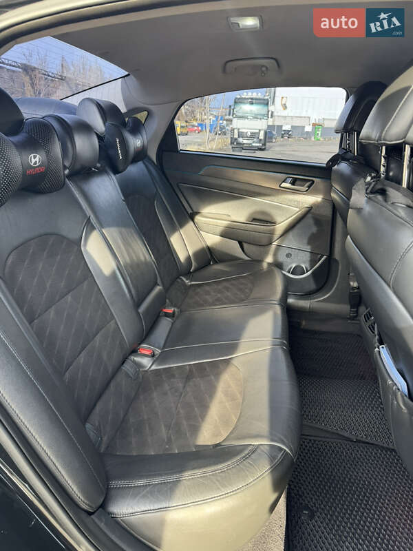 Седан Hyundai Sonata 2015 в Одессе