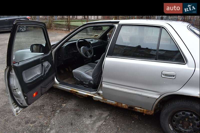 Седан Hyundai Sonata 1991 в Киеве
