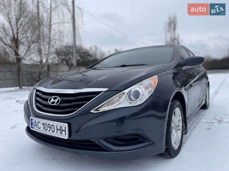 Седан Hyundai Sonata 2011 в Остроге