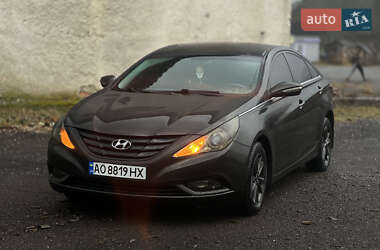 Седан Hyundai Sonata 2010 в Міжгір'ї