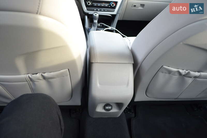 Седан Hyundai Sonata 2016 в Киеве фото 40 Седан Hyundai Sonata 2016 в Киеве