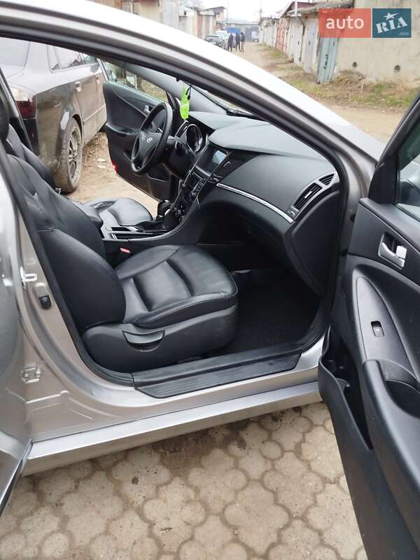 Седан Hyundai Sonata 2014 в Черновцах