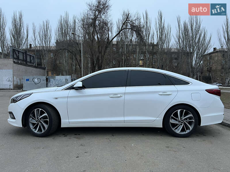 Седан Hyundai Sonata 2015 в Кривом Роге