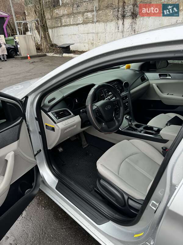 Седан Hyundai Sonata 2016 в Киеве