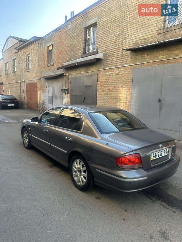 Седан Hyundai Sonata 2004 в Києві