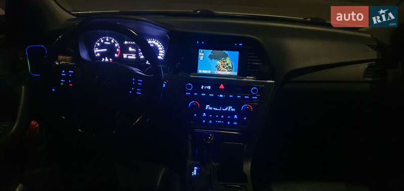 Седан Hyundai Sonata 2015 в Николаеве