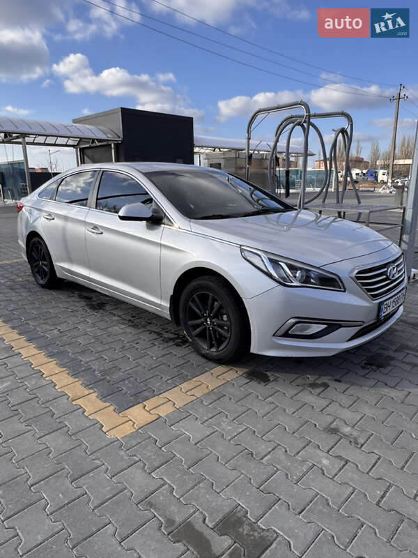 Седан Hyundai Sonata 2015 в Николаеве