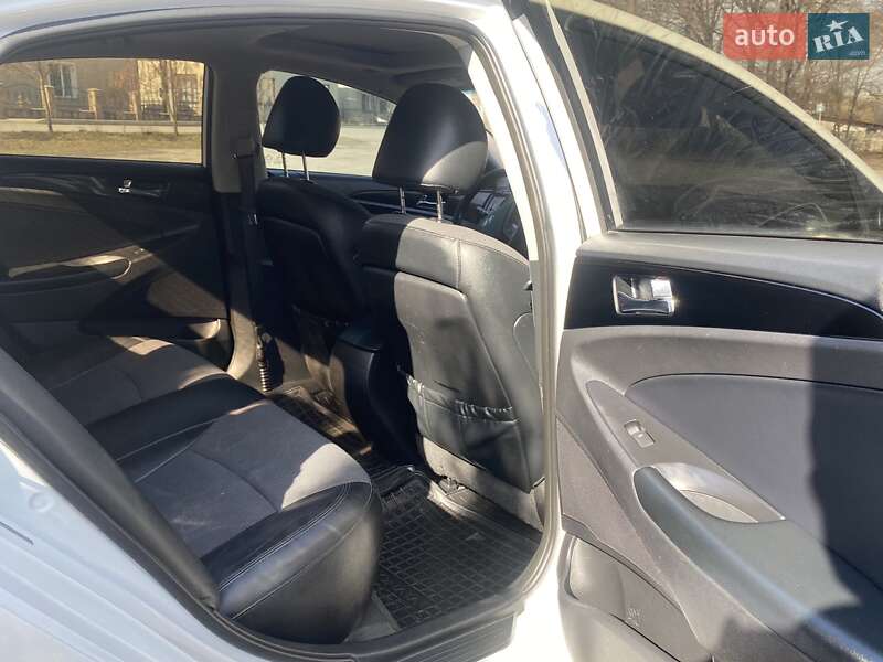 Седан Hyundai Sonata 2014 в Чорткове