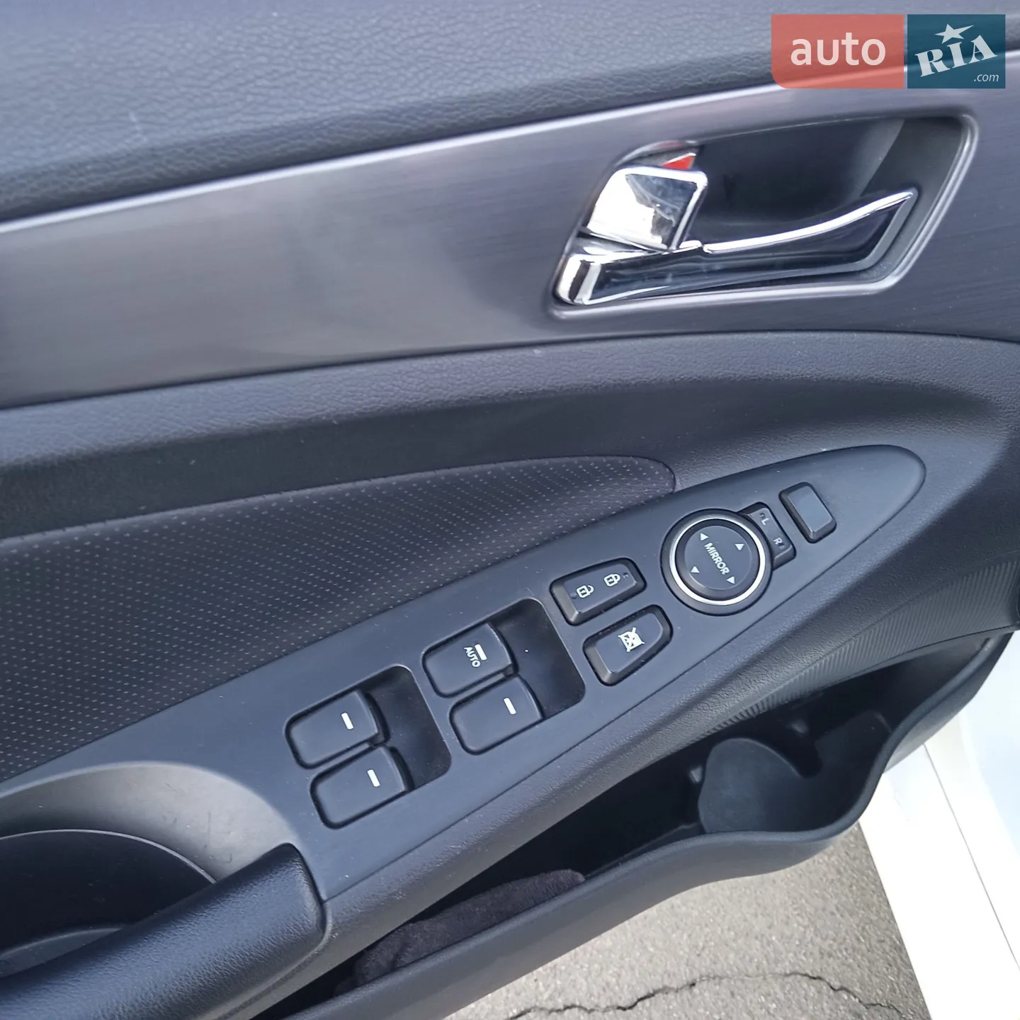 2012 Hyundai Sonata - мініатюра 32