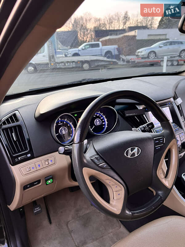 Седан Hyundai Sonata 2012 в Немирові