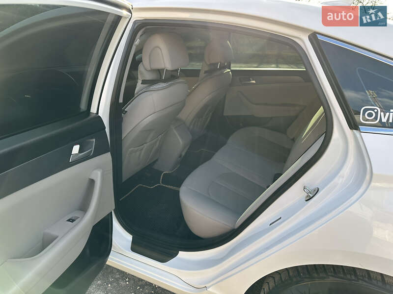 Седан Hyundai Sonata 2015 в Кам'янець-Подільському