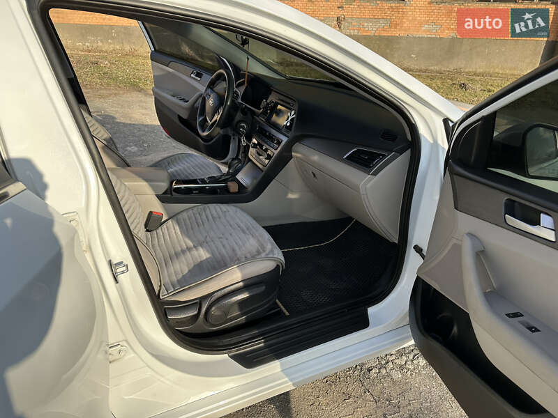 Седан Hyundai Sonata 2015 в Кам'янець-Подільському