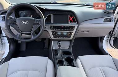 Седан Hyundai Sonata 2015 в 