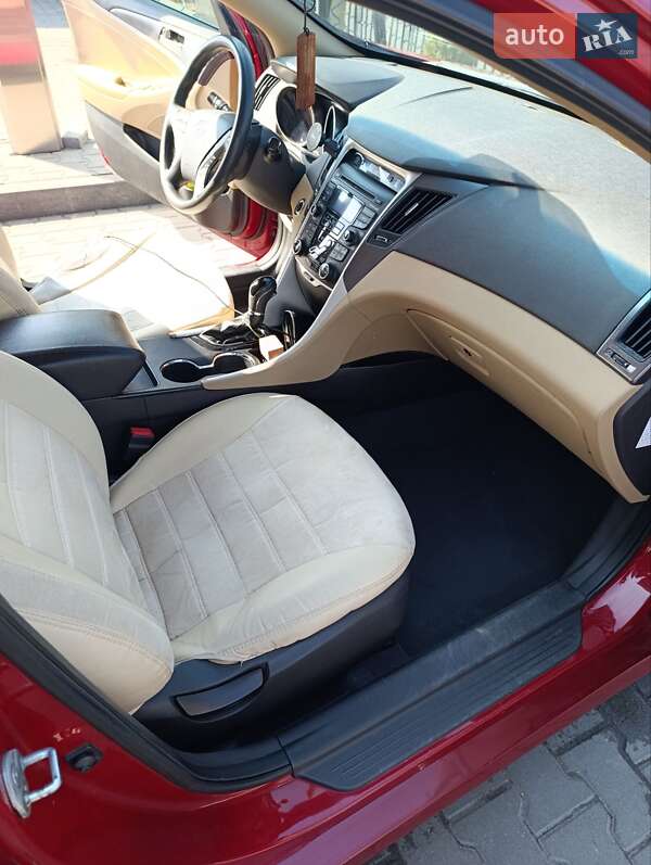 Седан Hyundai Sonata 2012 в Львове