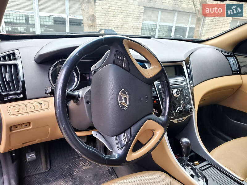 Седан Hyundai Sonata 2012 в Львове
