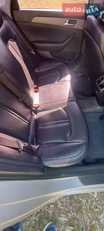 Седан Hyundai Sonata 2015 в Звягелі