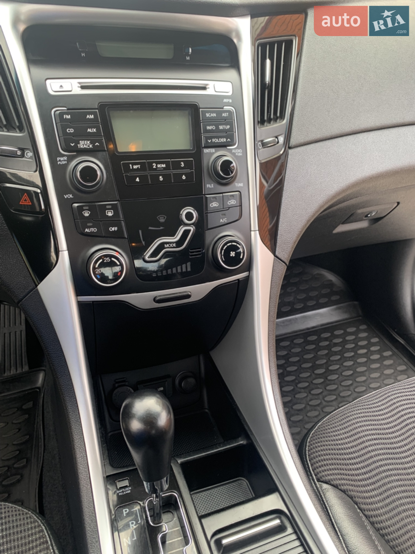 2010 Hyundai Sonata - мініатюра 18