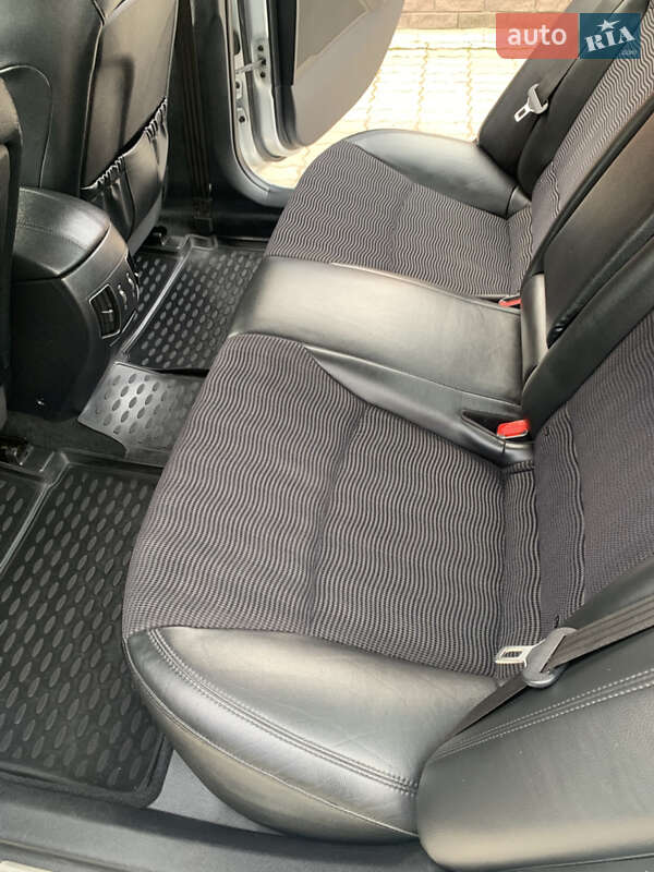 Седан Hyundai Sonata 2010 в Новомосковську