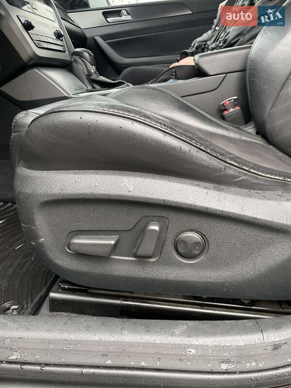 Седан Hyundai Sonata 2014 в Стрию