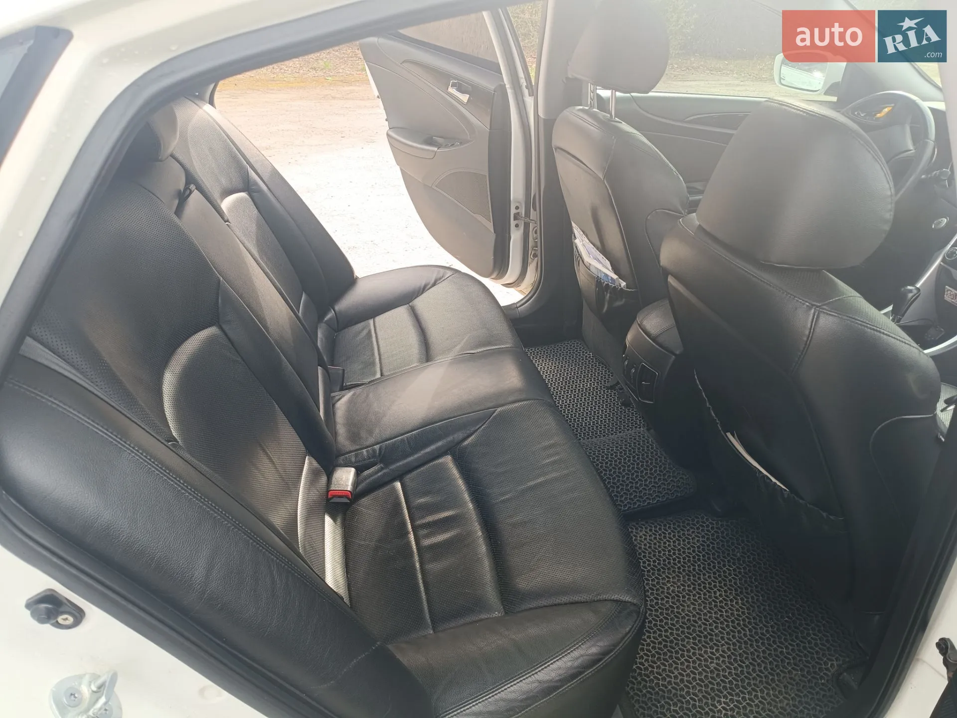 2010 Hyundai Sonata - мініатюра 8