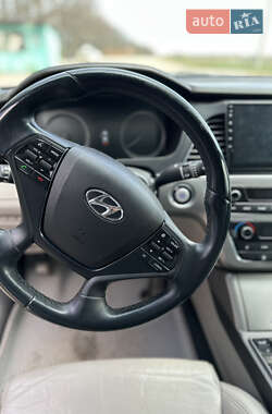 Седан Hyundai Sonata 2015 в Умани