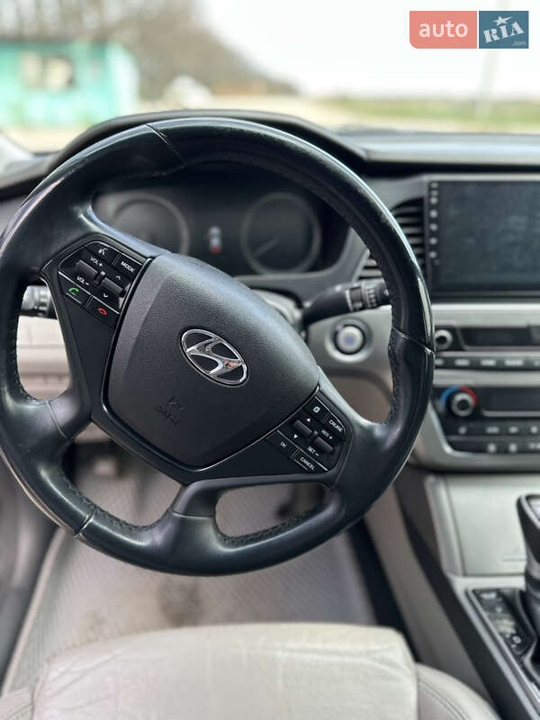 Седан Hyundai Sonata 2015 в Умани