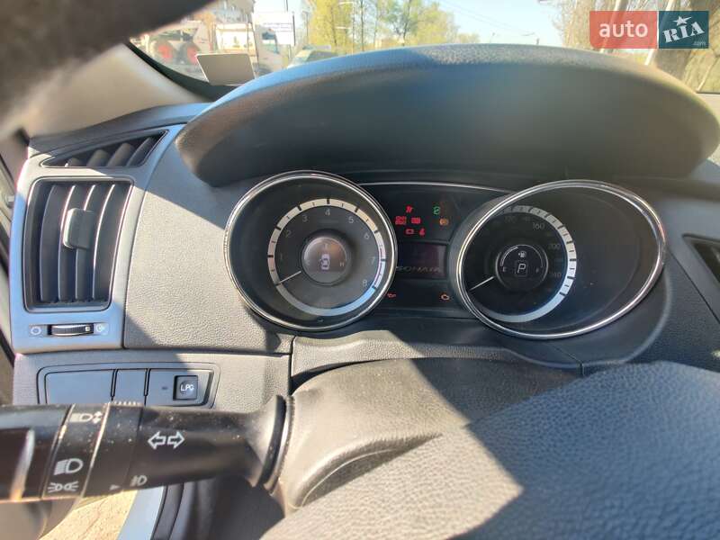 Седан Hyundai Sonata 2011 в Кривом Роге