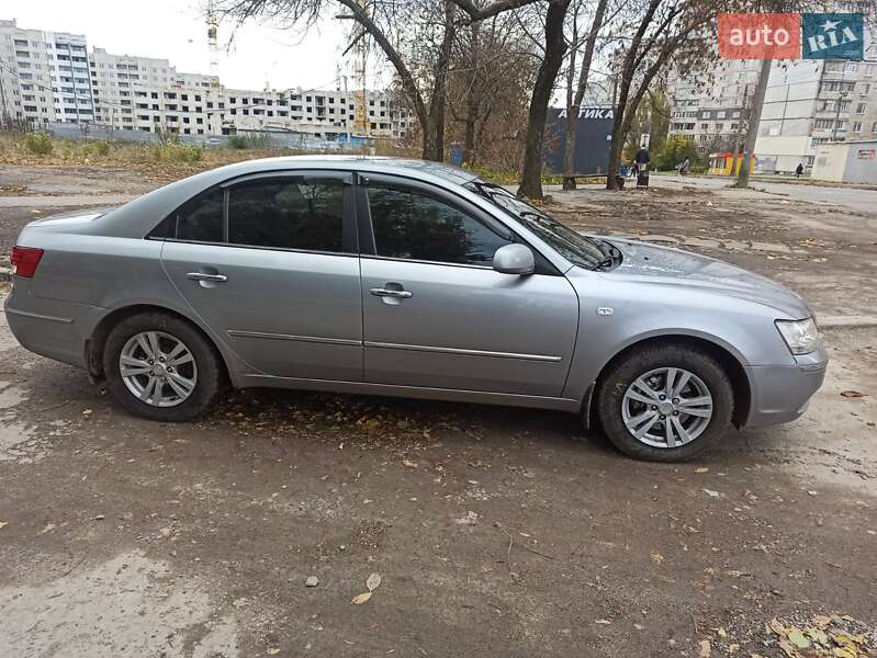 Седан Hyundai Sonata 2009 в Ужгороде