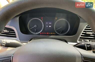 Седан Hyundai Sonata 2014 в 