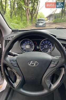 Седан Hyundai Sonata 2012 в 