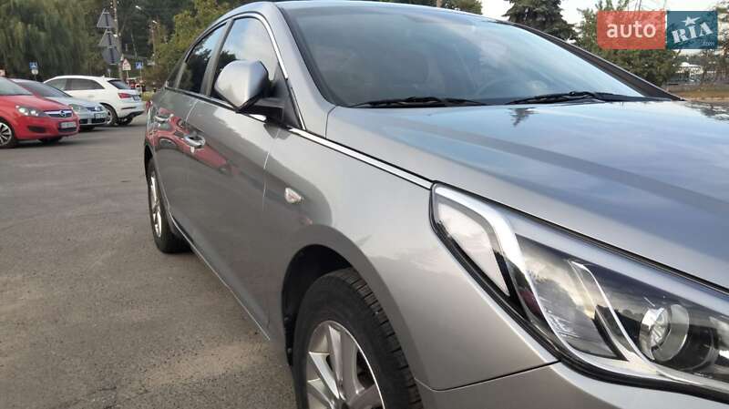 Седан Hyundai Sonata 2016 в Новоднестровске