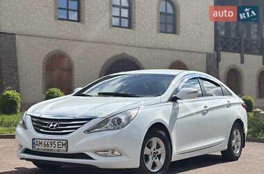 Седан Hyundai Sonata 2014 в Коростене